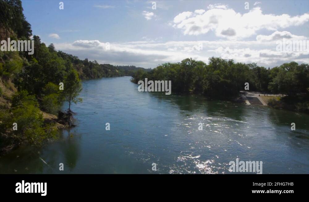 American river trail sacramento - Normal Speed Of The American River In Sacramento The River Flowing And 2fhg7hb