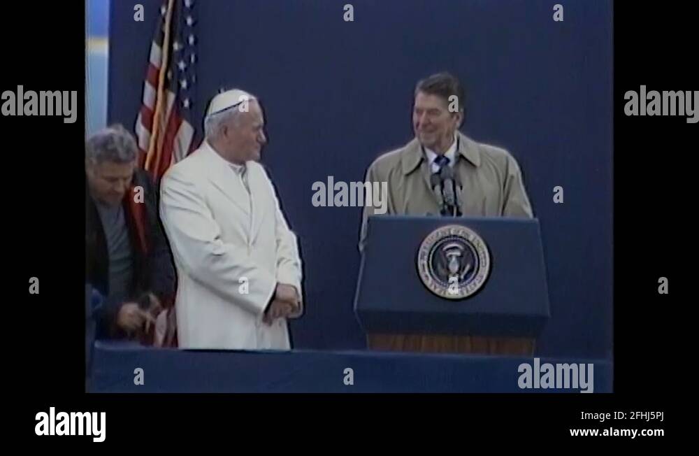 President ronald reagan with pope john paul ii Stock Videos & Footage