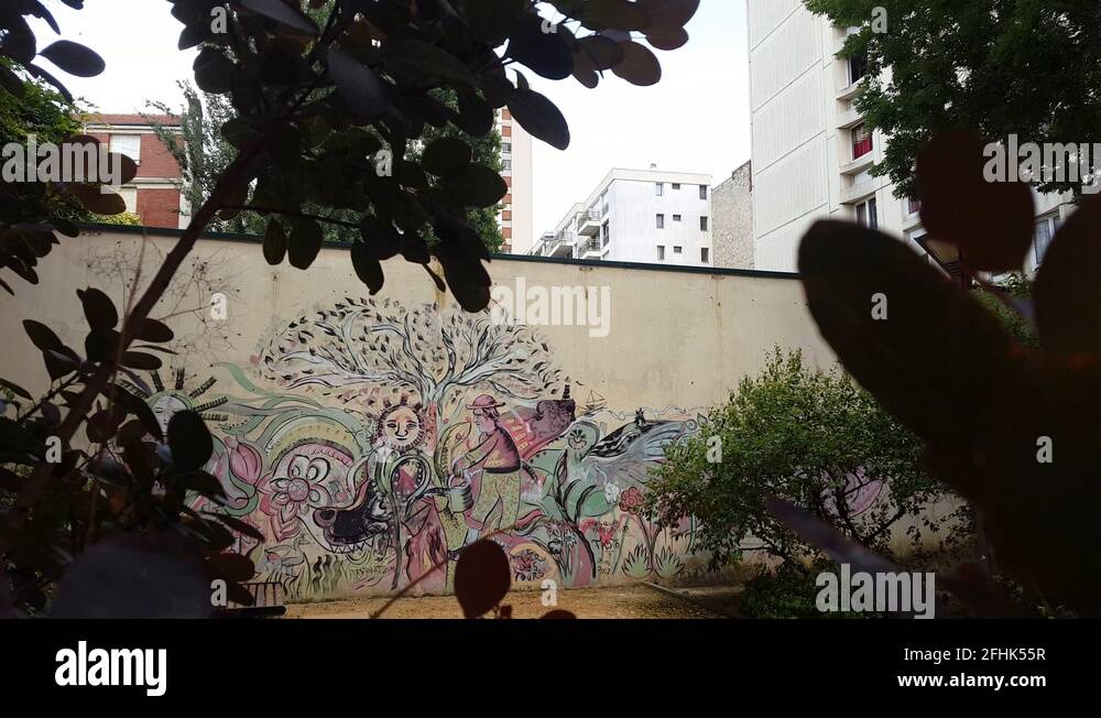 Paris wall painting Stock Videos & Footage HD and 4K Video Clips Alamy