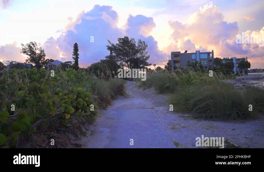 Clouds with sunburst Stock Videos & Footage - HD and 4K Video Clips - Alamy