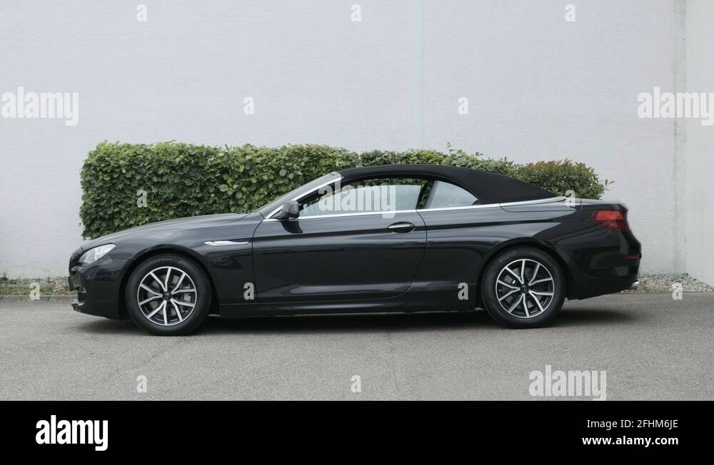 Car with no roof Stock Videos & Footage HD and 4K Video Clips Alamy