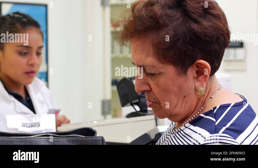 Costco card Stock Videos & Footage HD and 4K Video Clips Alamy