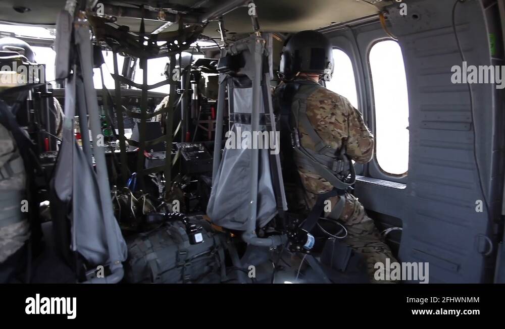 Uh 60 blackhawk crew Stock Videos & Footage - HD and 4K Video Clips - Alamy