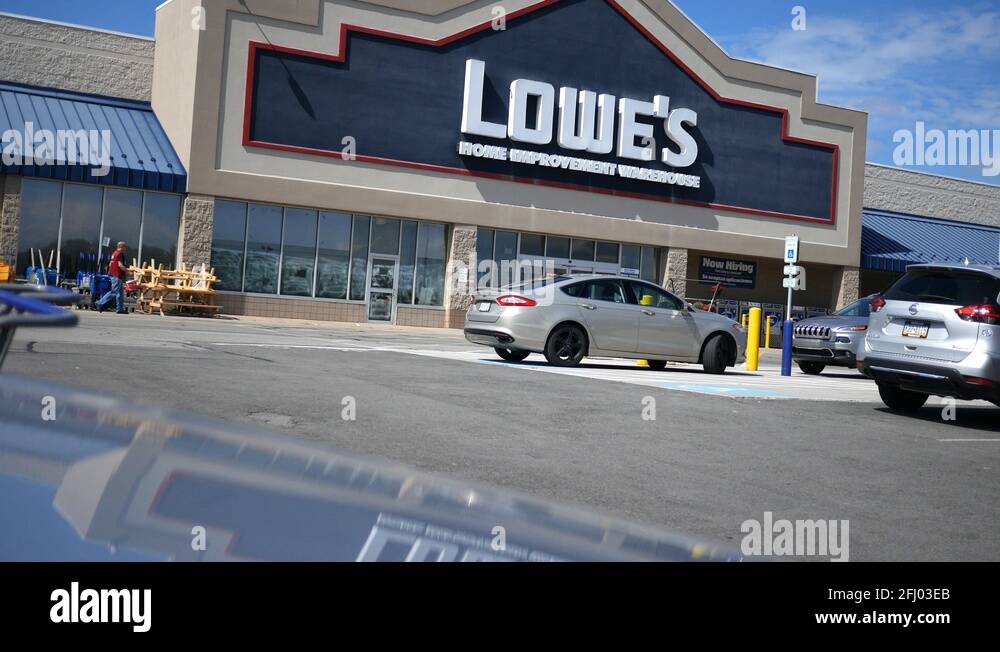 Lowes store front Stock Videos & Footage HD and 4K Video Clips Alamy