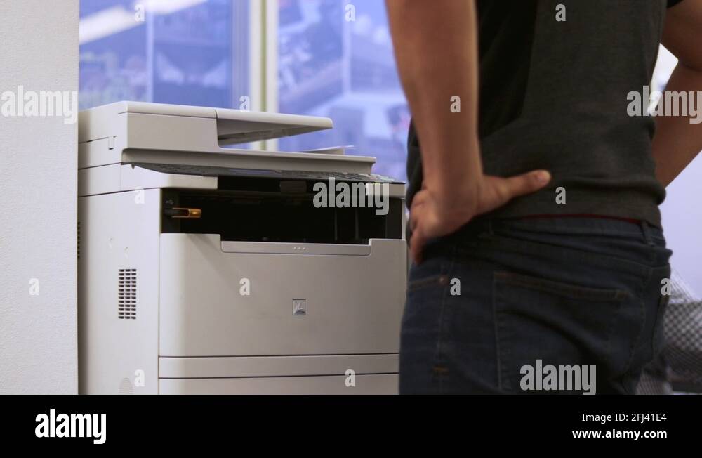 Finishing a scan with the multifunction printer on the office Stock