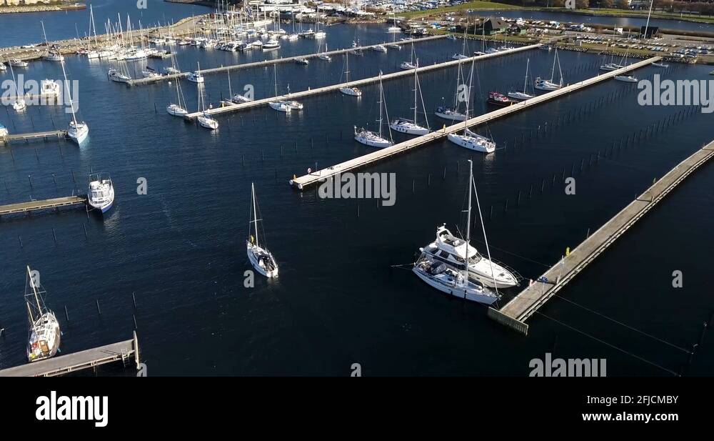 Boats marina docks Stock Videos & Footage - HD and 4K Video Clips - Alamy