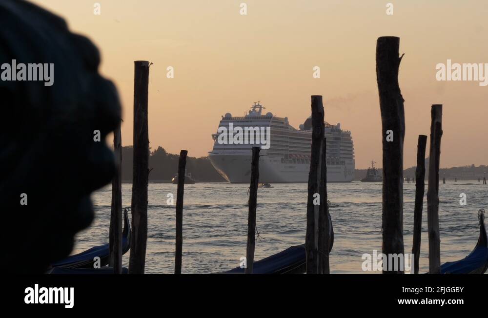 Cruise ship sunrise Stock Videos & Footage - HD and 4K Video Clips - Alamy