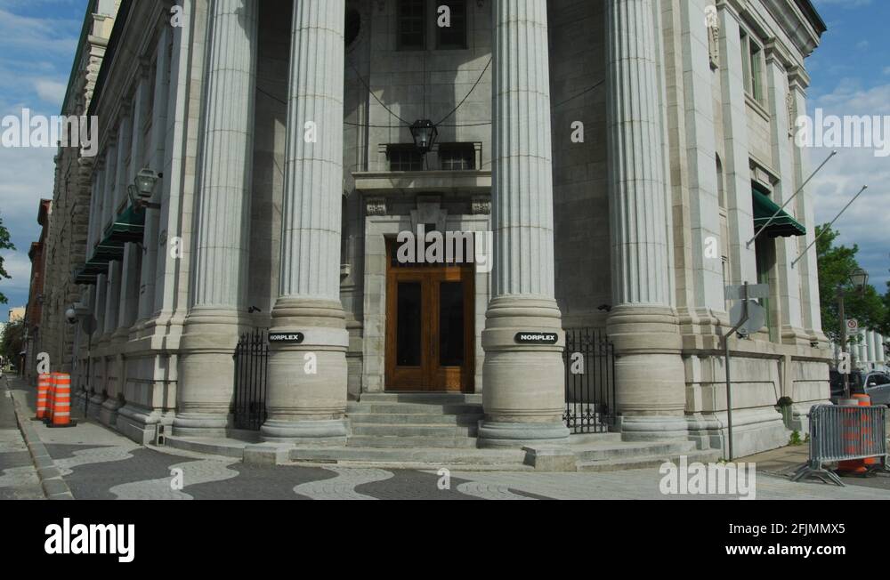 Circular building with columns Stock Video Footage - Alamy
