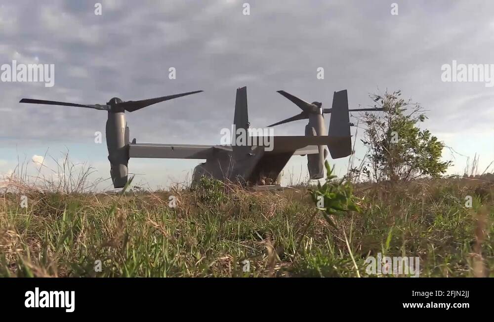 21st Special Tactics Squadron fast ropes from a CV-22 Airframe - 2015 ...