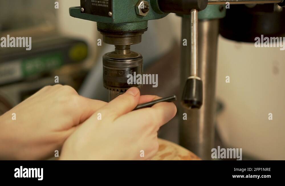 Setting up a drill with ratchet, starting up drill machine and checking