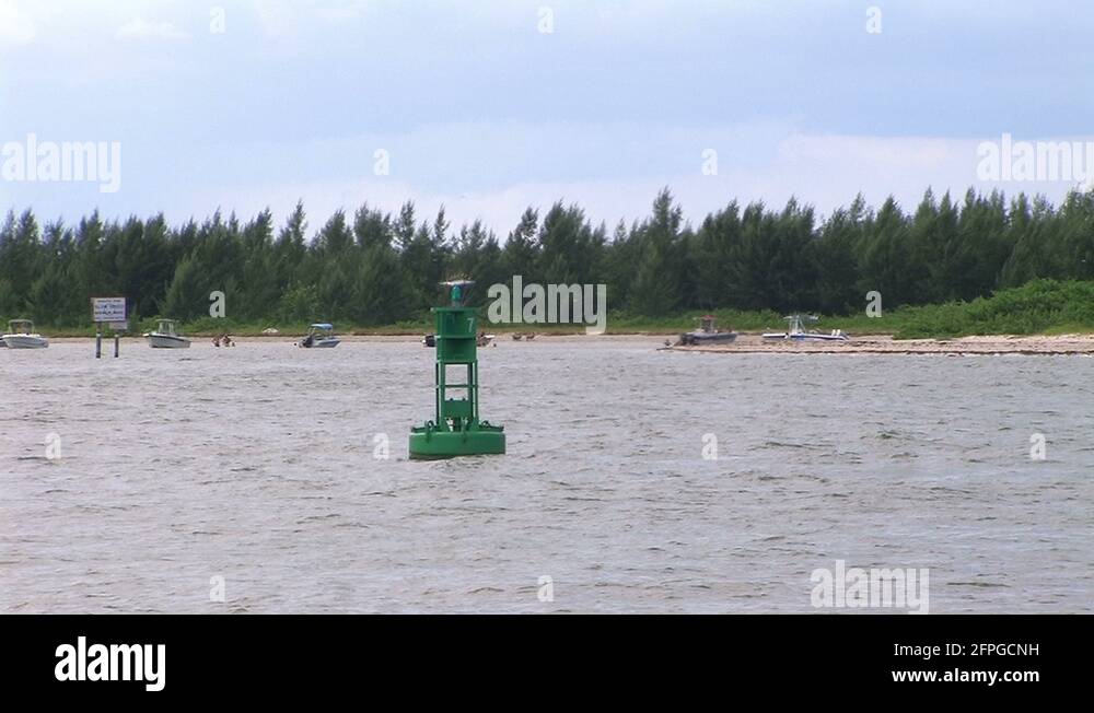 Channel marker powerboat marine green channel marker powerboat