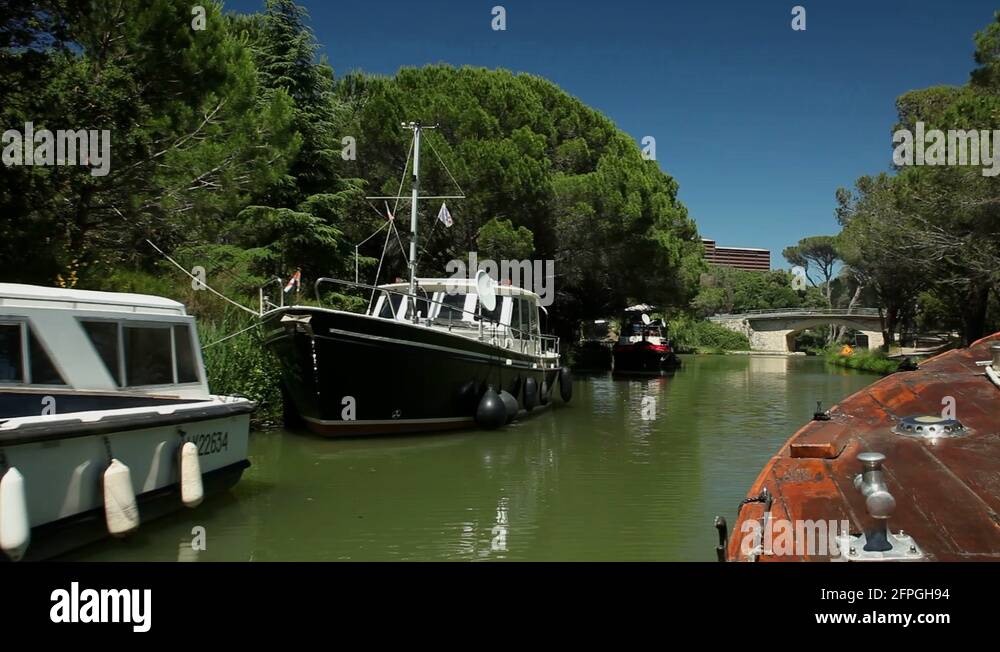 canal du midi Stock Video Footage Alamy
