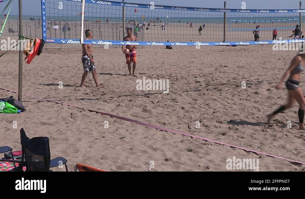 Kite festival and beach volleyball in Toronto Stock Video Footage Alamy