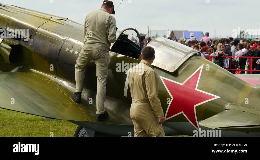 Wwii Pilot Wings Stock Videos Footage Hd And 4k Video Clips Alamy