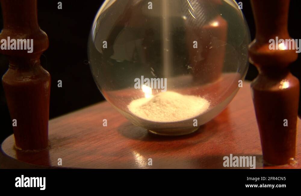 Clock Ina Hourglass Hourglass clock Stock Videos & Footage - HD and 4K Video Clips - Alamy