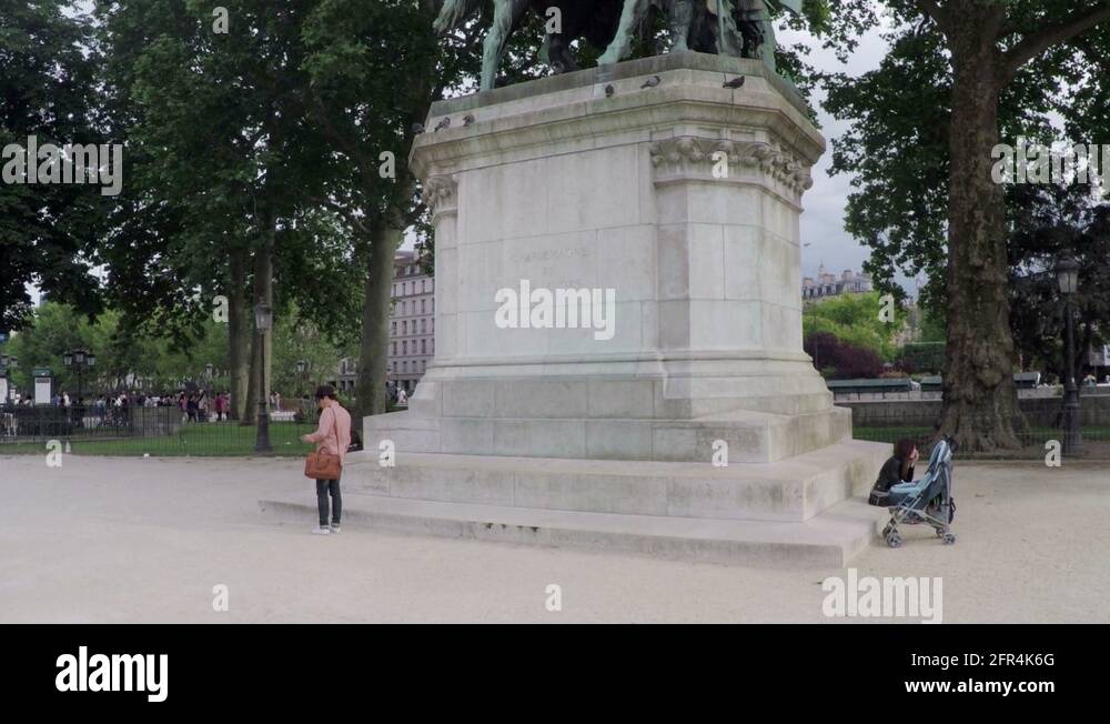 Charlemagne bronze statue paris Stock Videos & Footage - HD and 4K ...