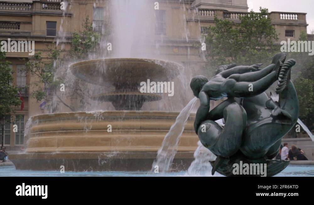 Trafalgar Square Fountain London Stock Video Footage Alamy