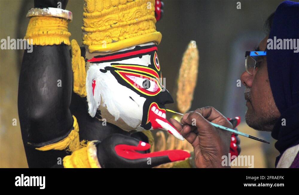 Statue maker Stock Videos & Footage HD and 4K Video Clips Alamy