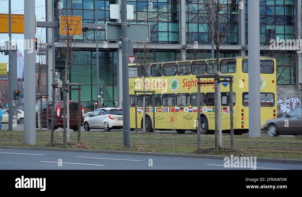 Yellow Bus Sightseeing City Tour Stock Videos Footage Hd And 4k