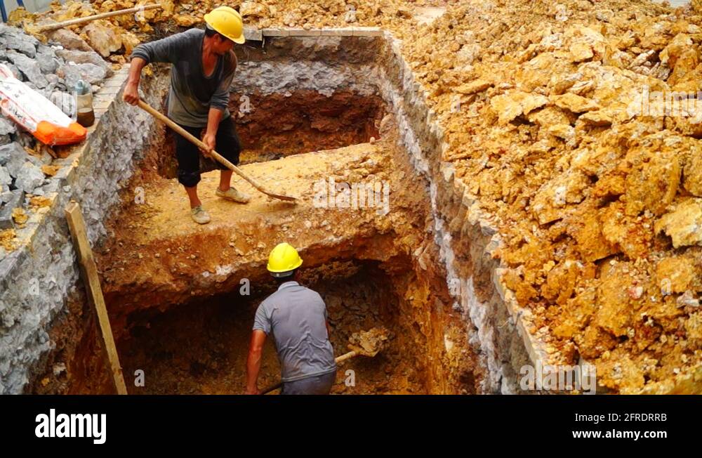 Chinese construction workers are digging tunnels Stock Video Footage