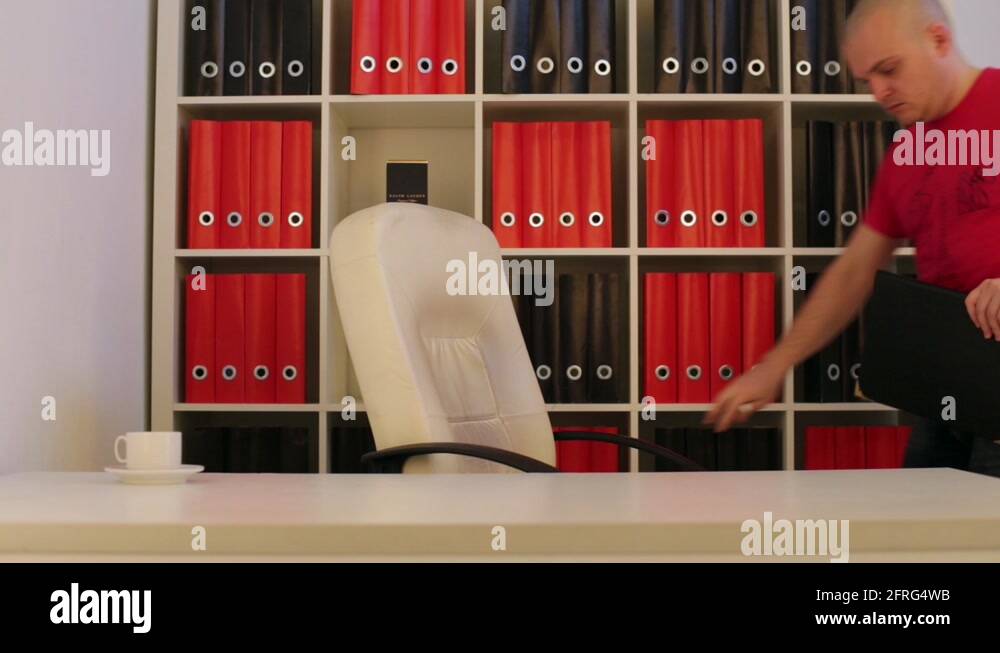 Magazine signing Stock Videos & Footage HD and 4K Video Clips Alamy