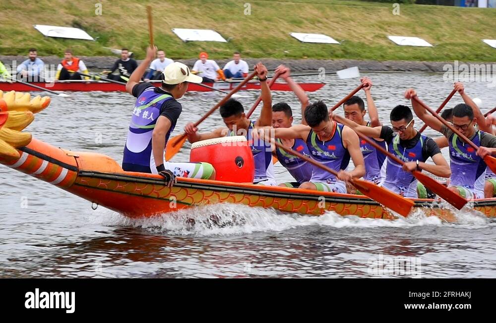 Chinese rowing Stock Videos & Footage HD and 4K Video Clips Alamy