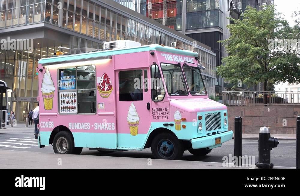 Ice cream truck sitting in downtown New York City on hot day 4k Stock