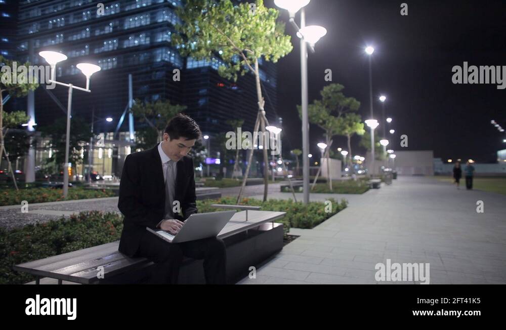 Singapore bench Stock Videos & Footage HD and 4K Video Clips Alamy