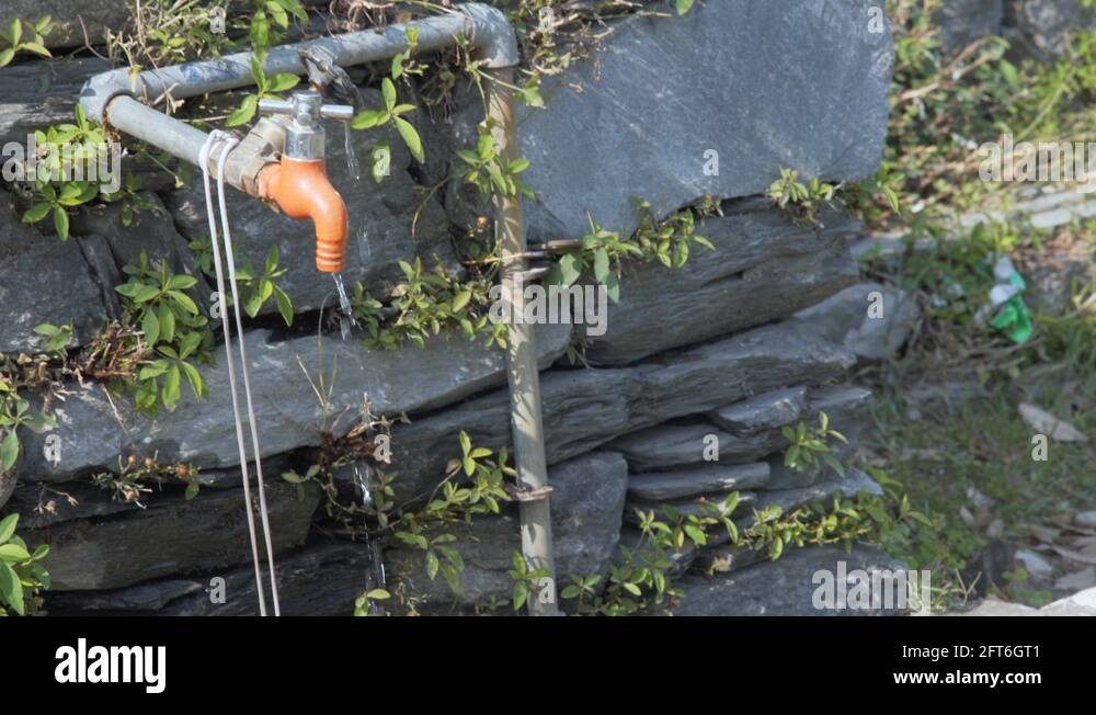 Outdoor tap leaking Stock Videos & Footage - HD and 4K Video Clips - Alamy