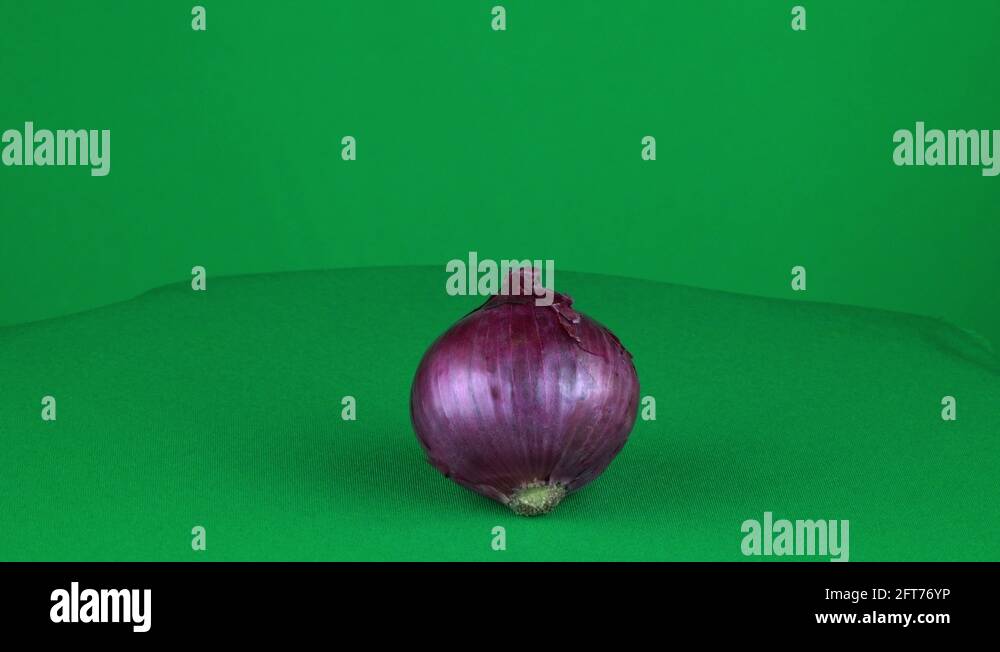 Onion Rotating in Green Screen Chroma Key Matte Stock Video Footage Alamy