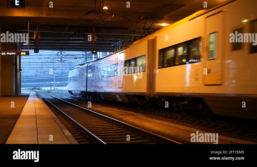 Train platform central station Stock Videos & Footage - HD and 4K Video ...