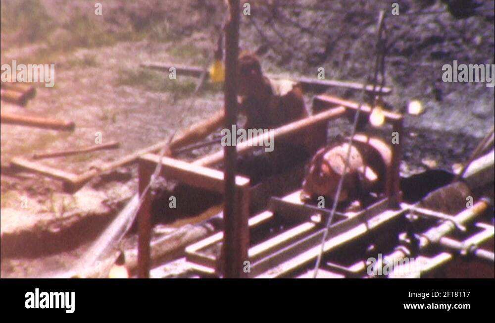 Oil Well Workers Stock Videos Footage Hd And 4k Video Clips Alamy