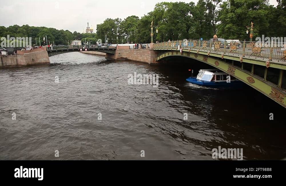 Rivers crossing Stock Videos & Footage - HD and 4K Video Clips - Alamy