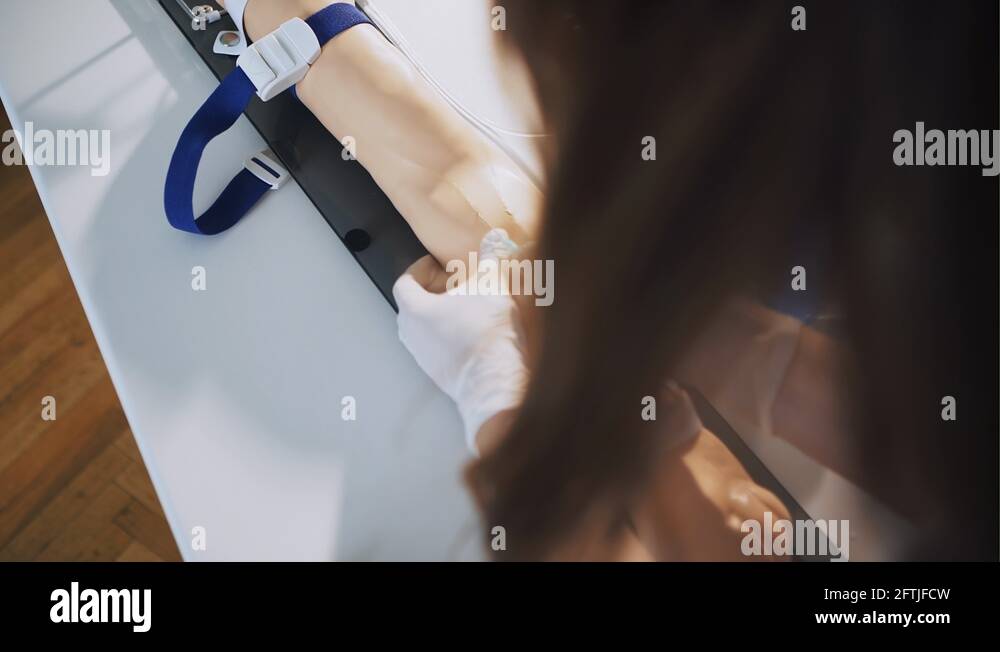 Vein injection Stock Videos & Footage - HD and 4K Video Clips - Alamy