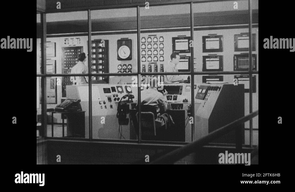 1940s-1950s : Three scientists in a nuclear laboratory control room ...