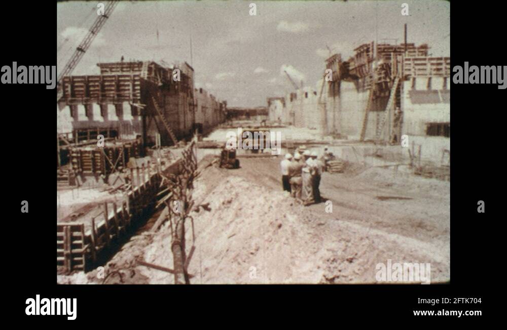 Cross florida barge canal Stock - 1960s Workers In Cross Florida Barge Canal Site Canal Site Under Construction 2ftk704