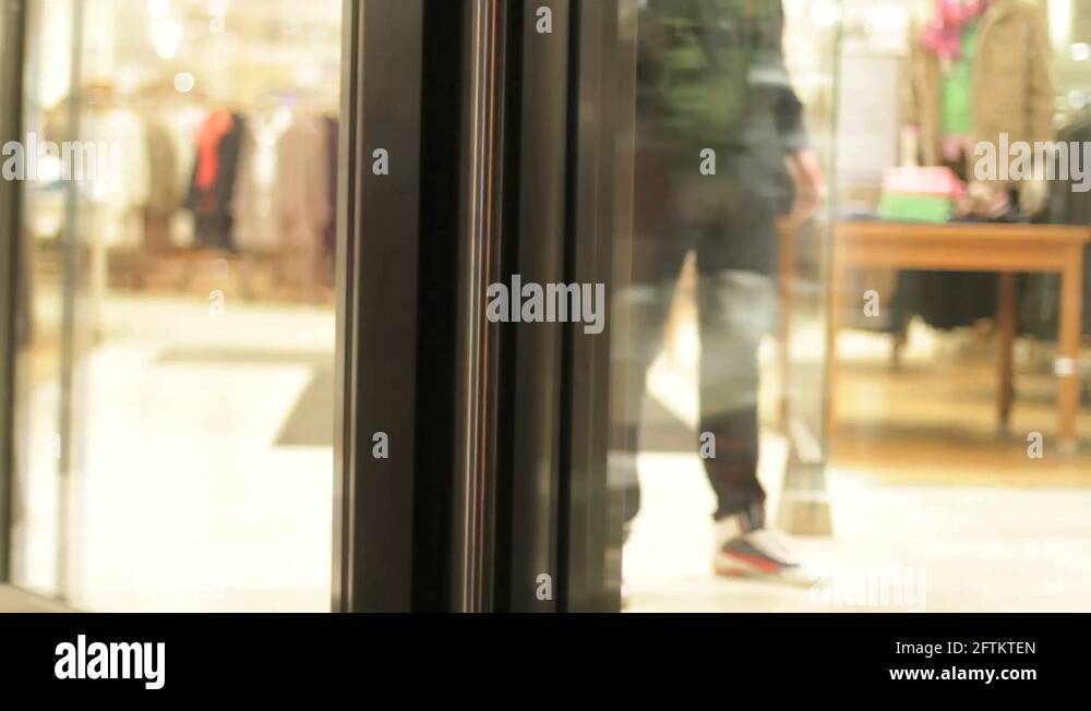 Rotating door Stock Videos & Footage HD and 4K Video Clips Alamy