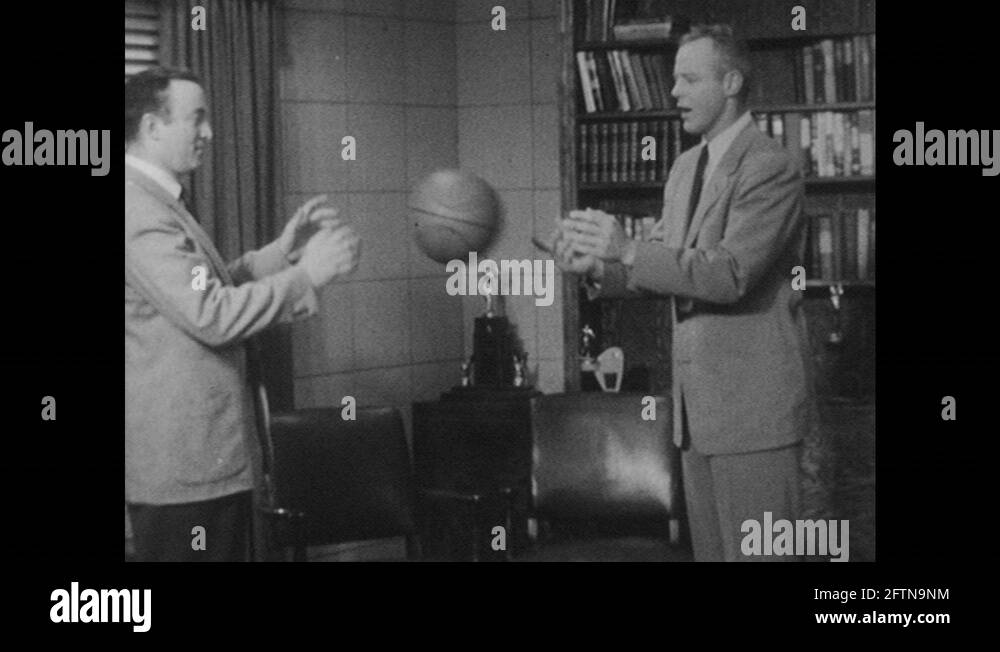 Basketball toss Stock Videos & Footage HD and 4K Video Clips Alamy