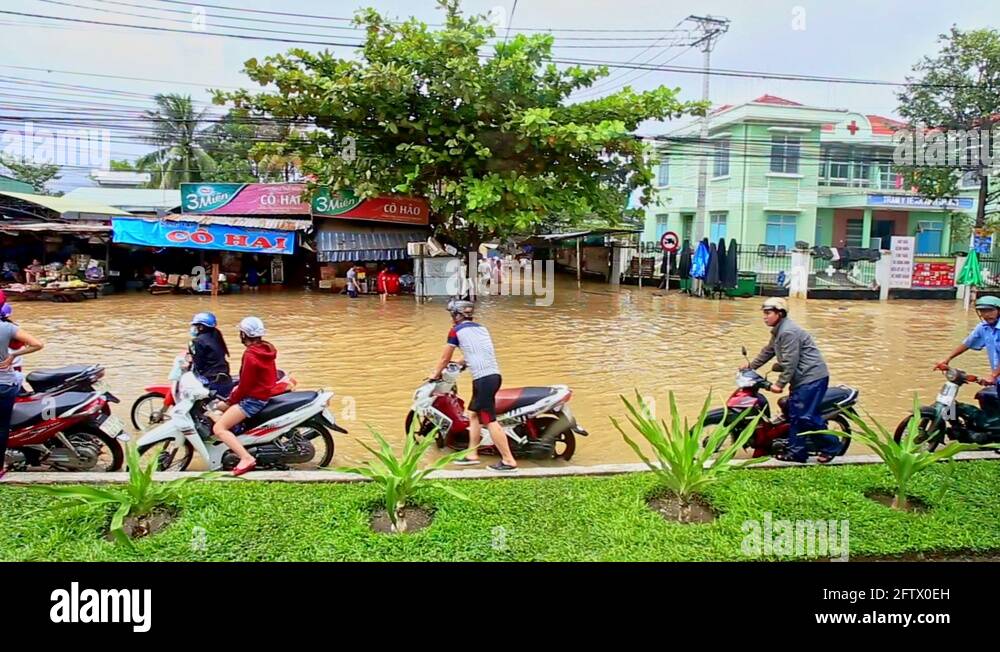 Drive in water Stock Videos & Footage HD and 4K Video Clips Alamy