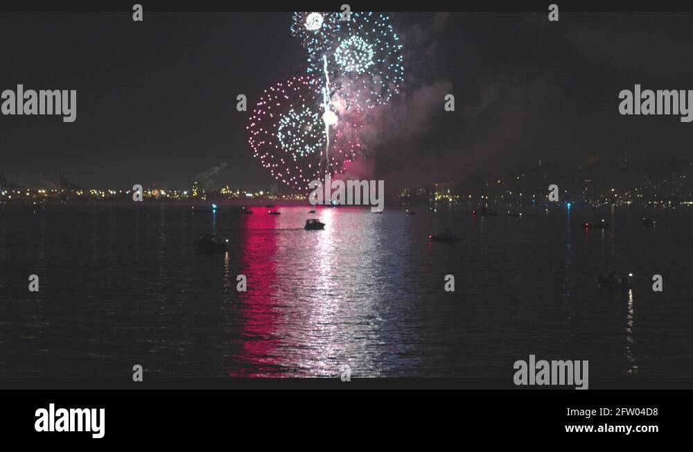 Firework fly Stock Videos & Footage - HD and 4K Video Clips - Alamy