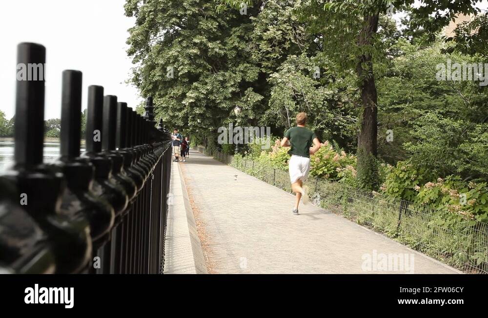 Central Park Reservoir Track Manhattan Stock Video Footage Alamy