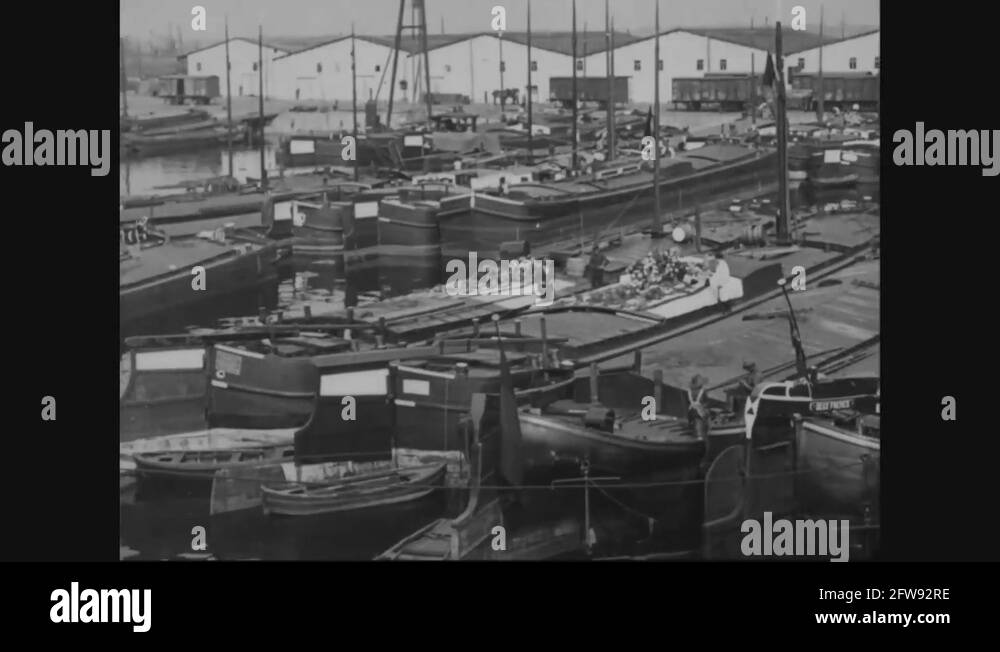 Funeral barge Stock Videos & Footage HD and 4K Video Clips Alamy