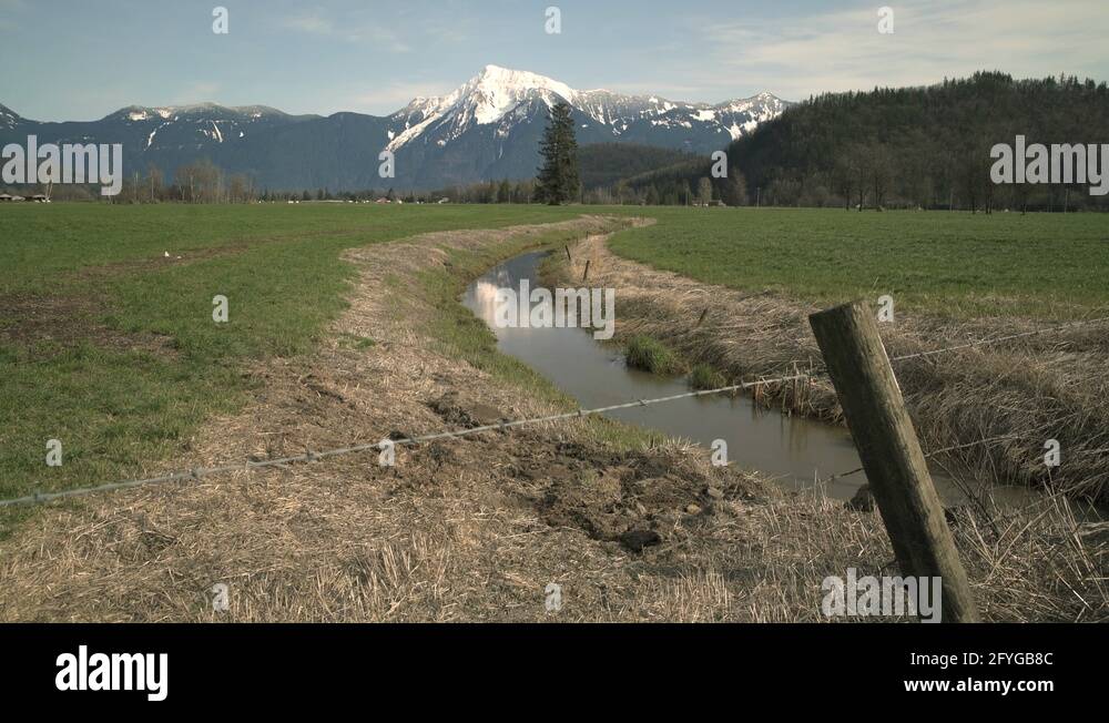 Mount agassiz Stock Videos & Footage HD and 4K Video Clips Alamy