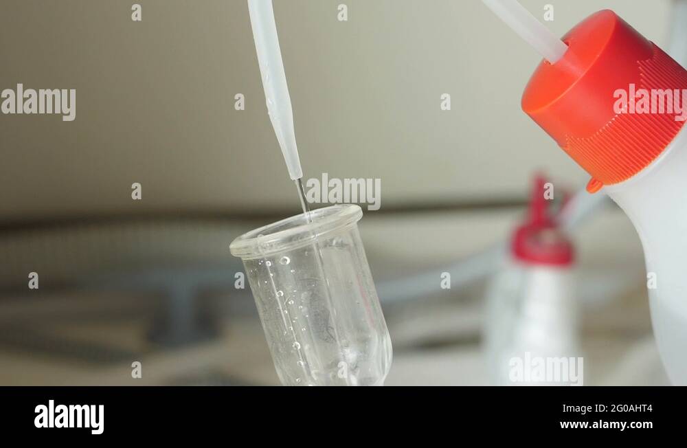Wash bottle lab Stock Videos & Footage HD and 4K Video Clips Alamy