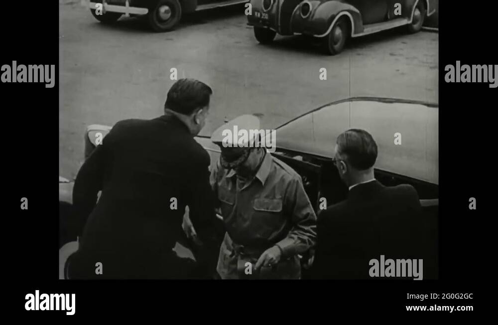 General Macarthur establish his headquarters in Australia 19311941