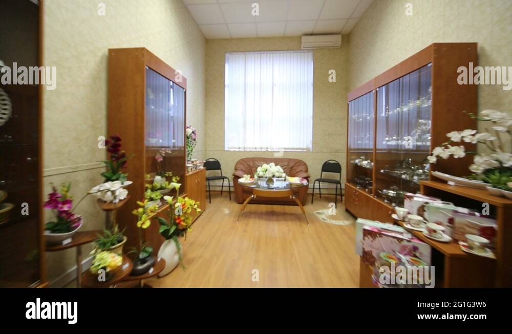 Living wall office interior Stock Videos & Footage HD and 4K Video Clips Alamy