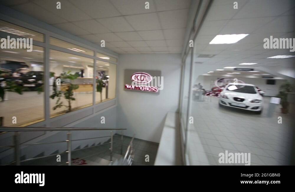 Kia garage Stock Videos & Footage HD and 4K Video Clips Alamy