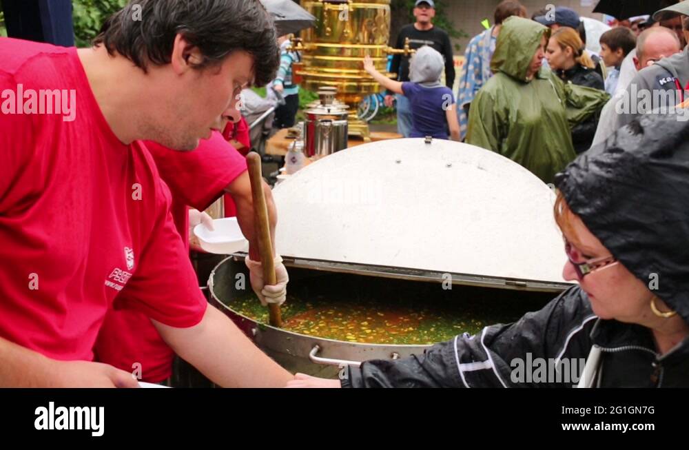 People eat fish Stock Videos & Footage - HD and 4K Video Clips - Alamy