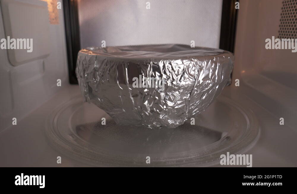 Microwave safety tips things you should never put in the microwave oven