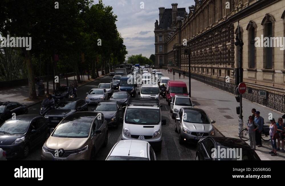 Crowded paris street Stock Videos & Footage HD and 4K Video Clips Alamy